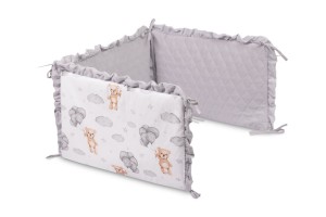 Ochraniacz muślin Miś z balonami z falbanką