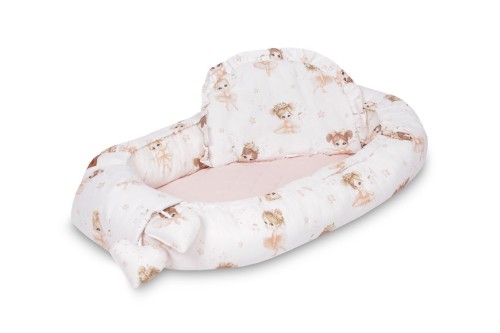 Różowe gniazdo dla dziewczynki