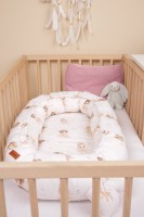 Różowe gniazdo dla dziewczynki