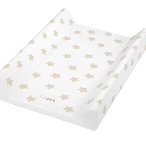 Twardy przewijak do położenia na łóżeczku